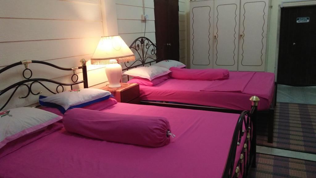 Teratak Ibunda Guest House コタバル エクステリア 写真