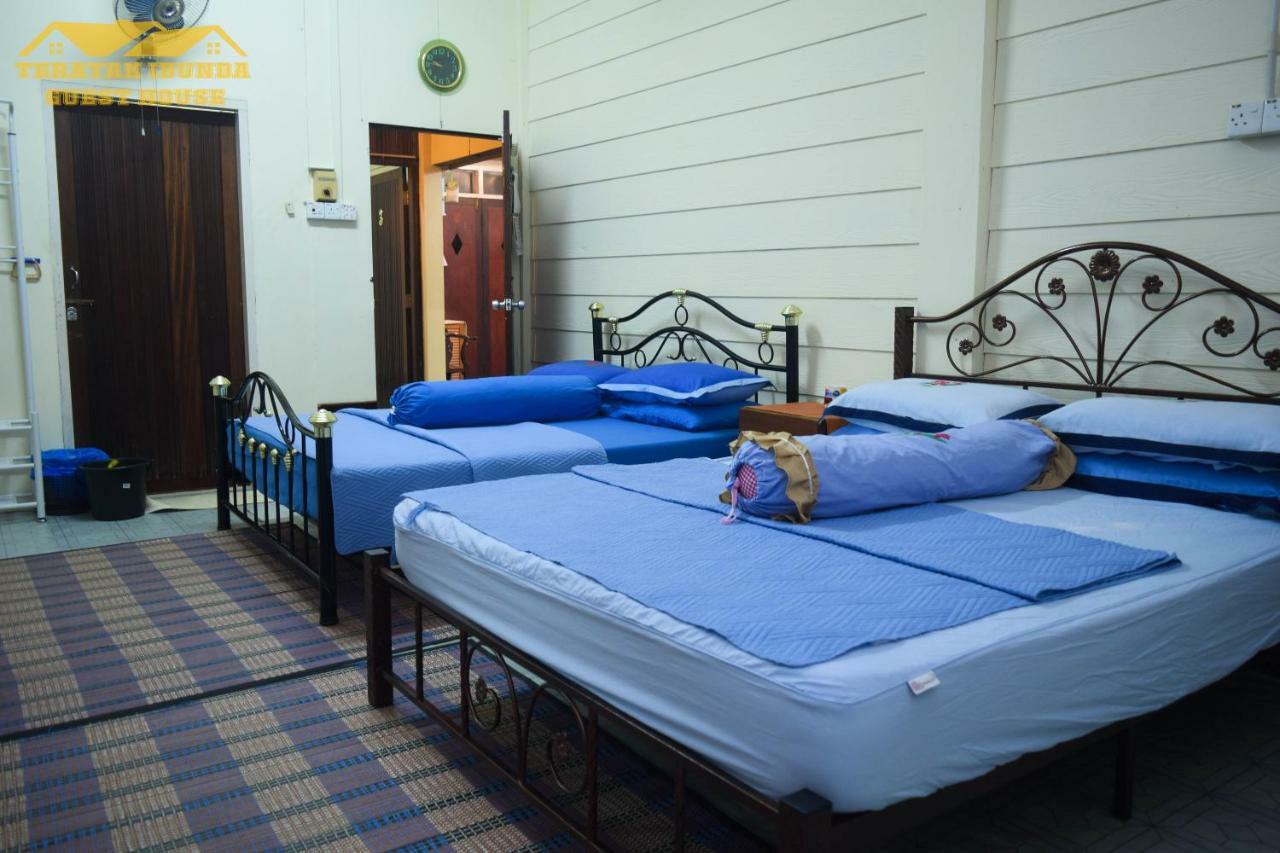 Teratak Ibunda Guest House コタバル エクステリア 写真