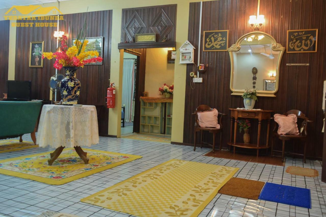 Teratak Ibunda Guest House コタバル エクステリア 写真